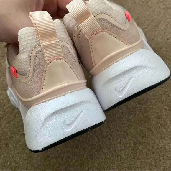 Nike Women's Pink Sneakers - Picture 4 of 7